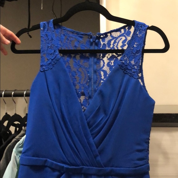 David’s Bridal Chiffon V-Neck Dress with Lace Back - Picture 4 of 8